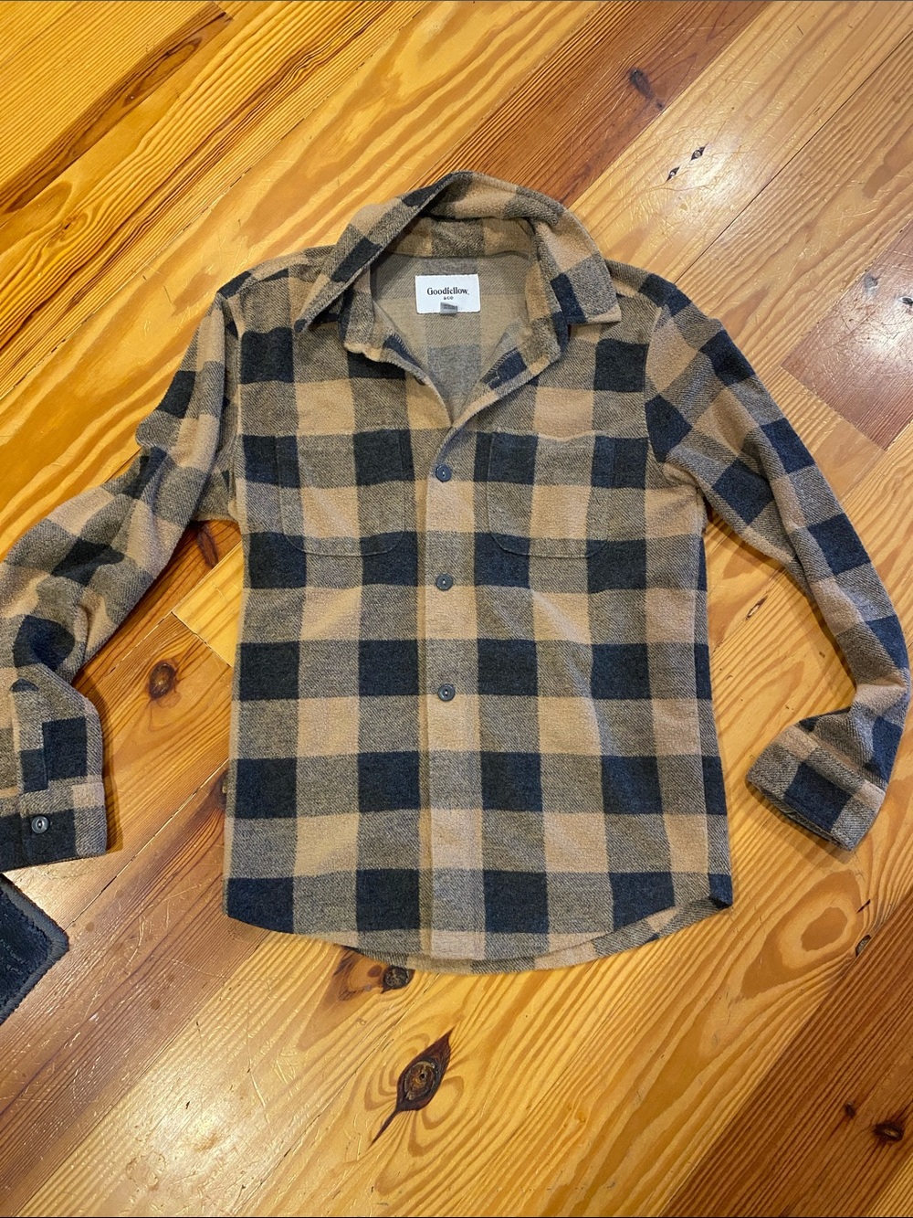 Goodfellow & Co Men’s Black and Tan Buffalo Check Button-Up Shirt